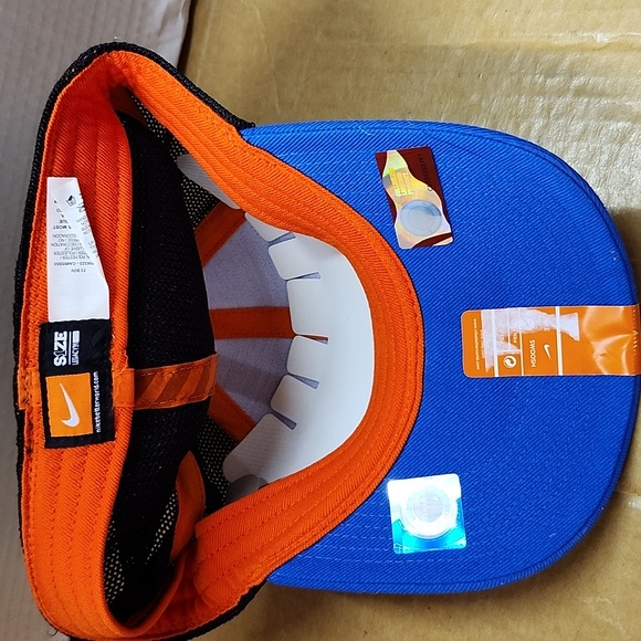 Blue and Black Nike Cap with Flordia Gators Logo - Picture 5 of 6